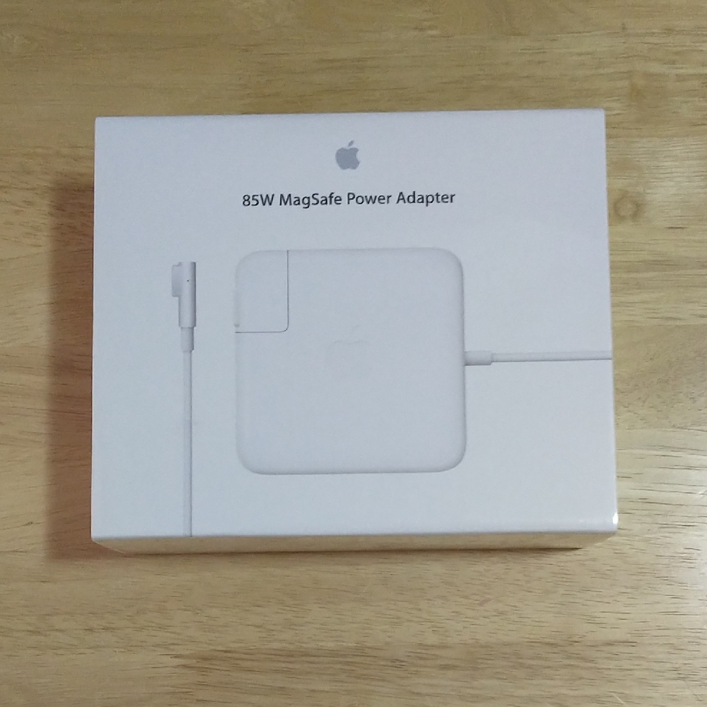 Apple 85W MagSafe Charger - White Power Adapter